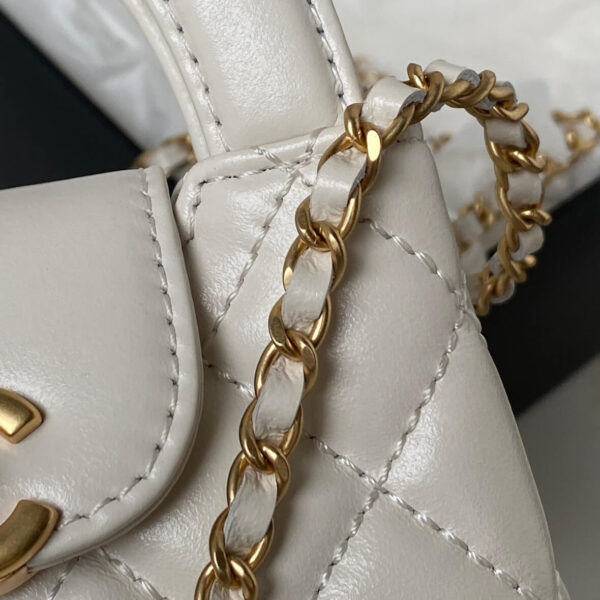 Chanel Small Kelly Shopper White Bag - Image 4