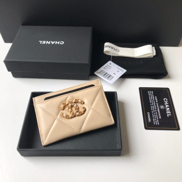 Chanel 19 Leather Beige Card Holder