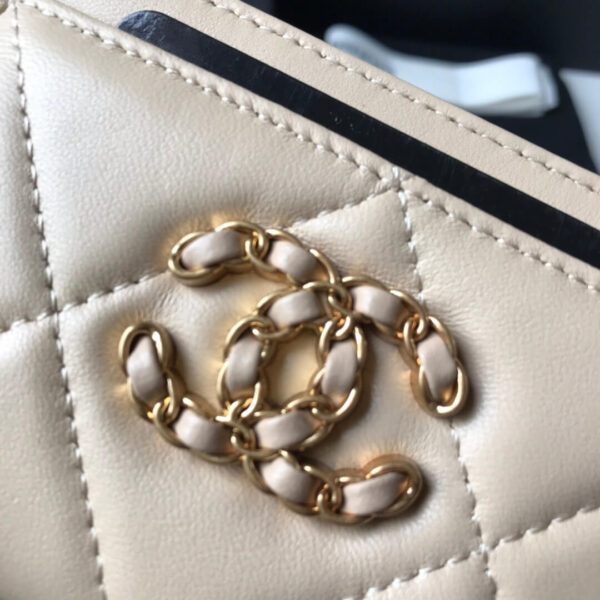 Chanel 19 Leather Beige Card Holder - Image 2
