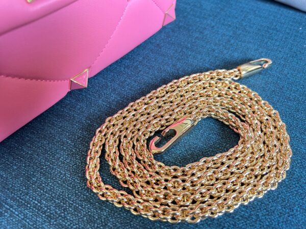 Valentino Garavani Roman Stud Pink Bag - Image 7