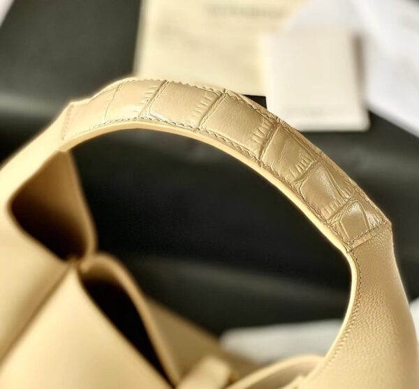 Givenchy G-Hobo Medium Shoulder Bag - Image 3