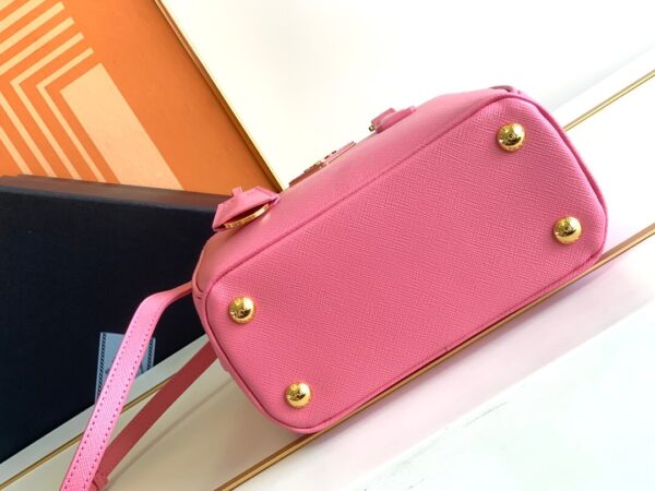 Prada Galleria Saffiano Pink Bag - Image 6