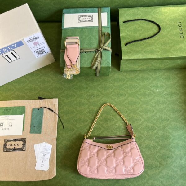 Gucci Matelasse Light Pink Handbags - Image 4