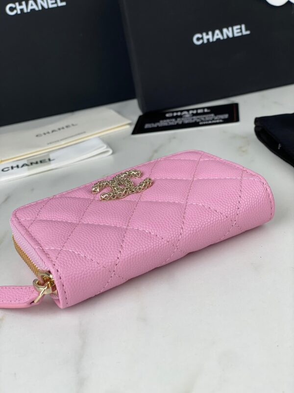 Chanel Zipped Coin Pink Purse - Image 3