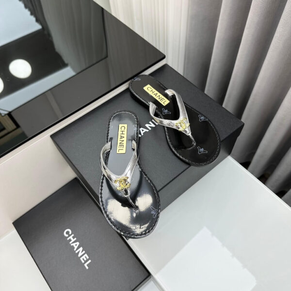 Chanel Flip Flops Sandals - Image 9