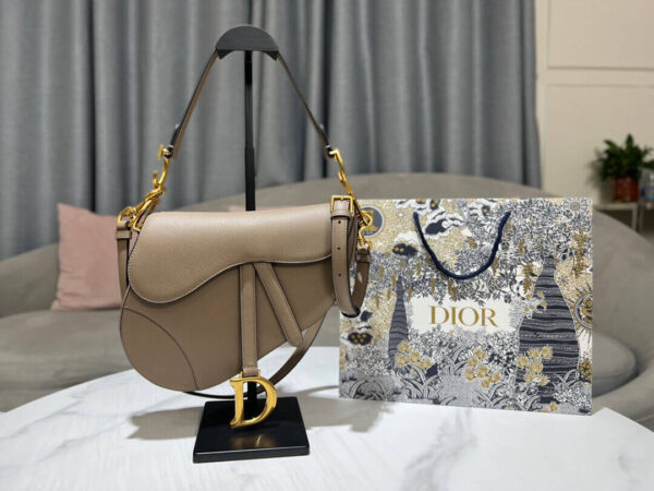 Dior Saddle Bag in Grey - Image 5