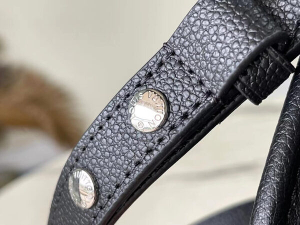 LV Buci Epi Leather Crossbody Bag Black - Image 7