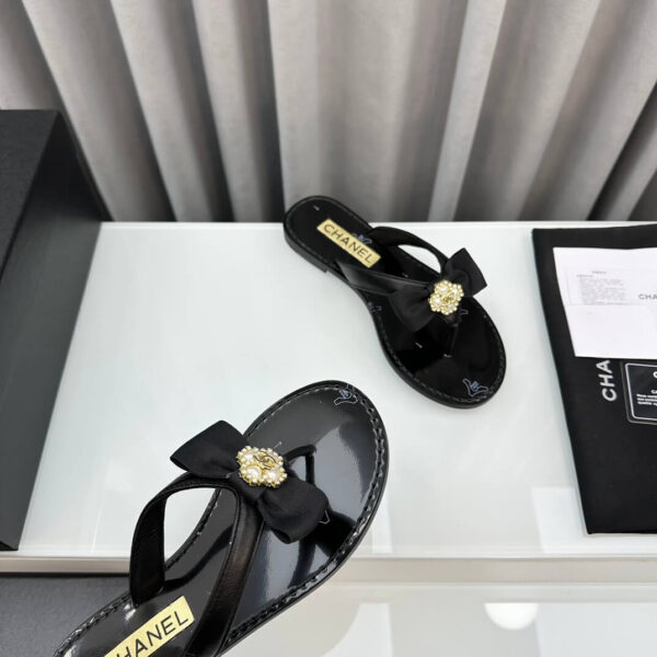 Chanel Flip Flops Sandals - Image 4