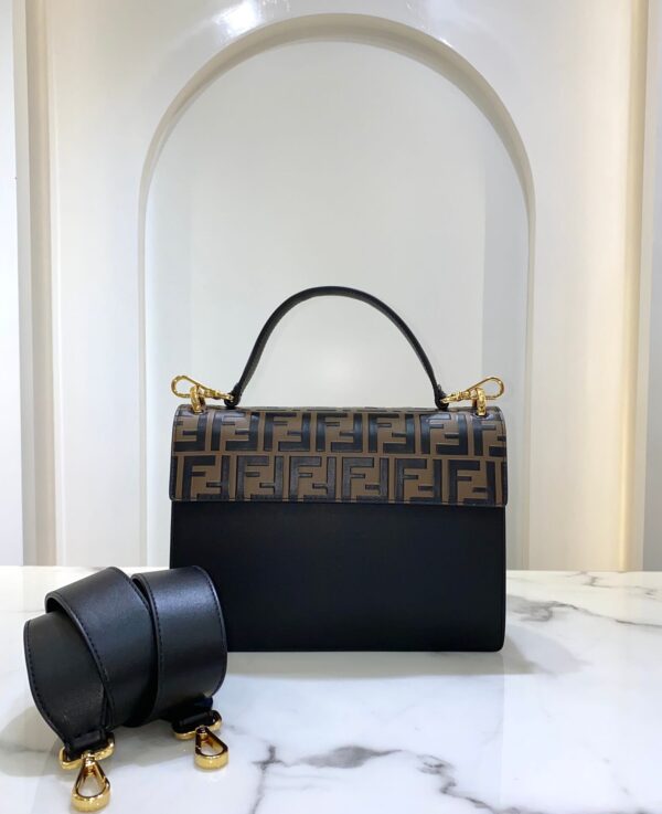 Fendi Kan I Leather Bag - Image 3