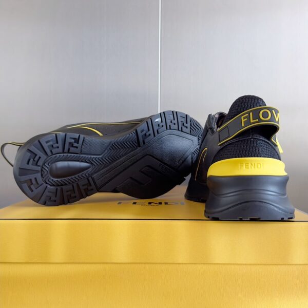 Fendi Flow Men's Leather Sneakers - Image 2