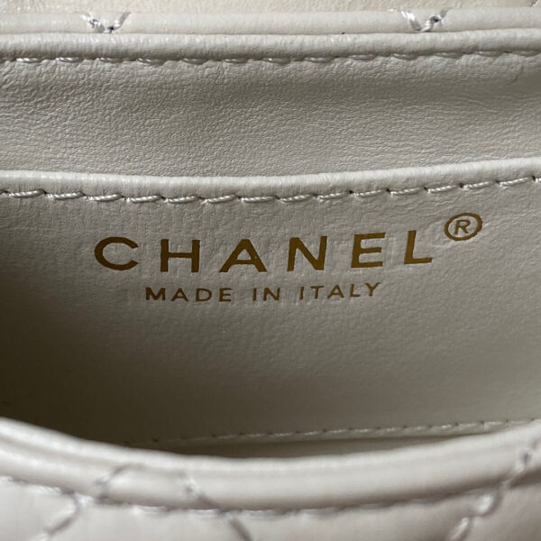 Chanel Small Kelly Shopper White Bag - Image 6