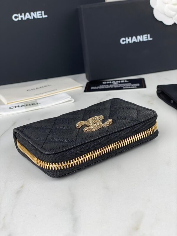 Chanel Zipped Coin Black Purse - Image 4