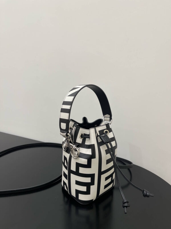 Fendi Mon Tresor Bucket Bag Capsule Leather Black/White - Image 4