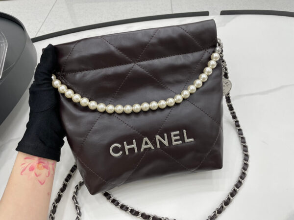 Chanel 22 Small Handbag