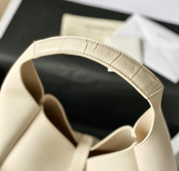 Givenchy G-Hobo Medium Shoulder Bag White - Image 7