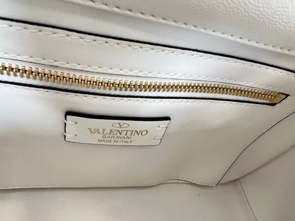 Valentino Garavani Roman Stud White Bag - Image 4