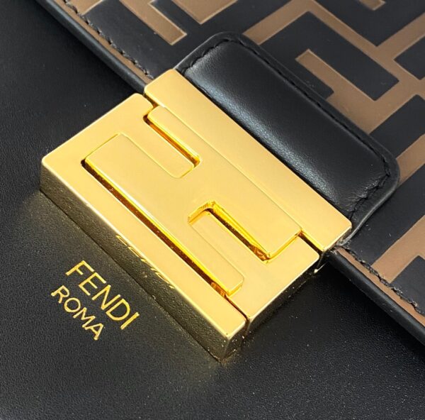 Fendi Kan I Leather Bag - Image 5