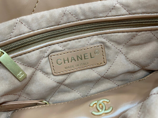Chanel 22 Small Caramel Handbag - Image 5