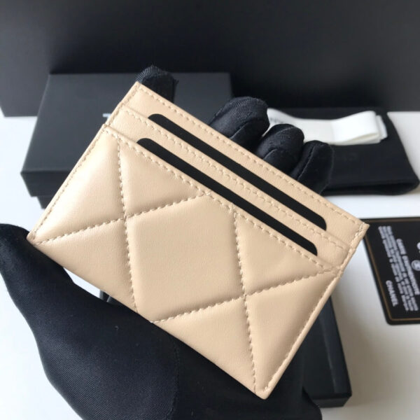Chanel 19 Leather Beige Card Holder - Image 8
