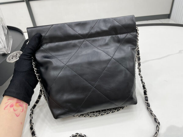 Chanel 22 Small Black Handbag - Image 8