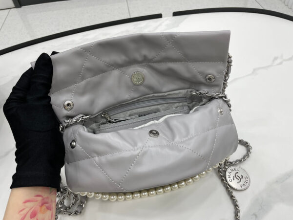 Chanel 22 Small Grey Handbag - Image 7