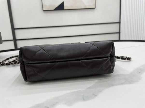 Chanel 22 Small Handbag - Image 8