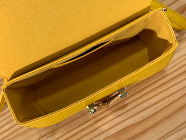 LV Twist Epi Leather Bag - Image 8