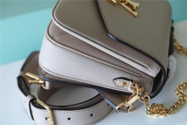 LV Oxford Lockme Leather Bag - Image 7