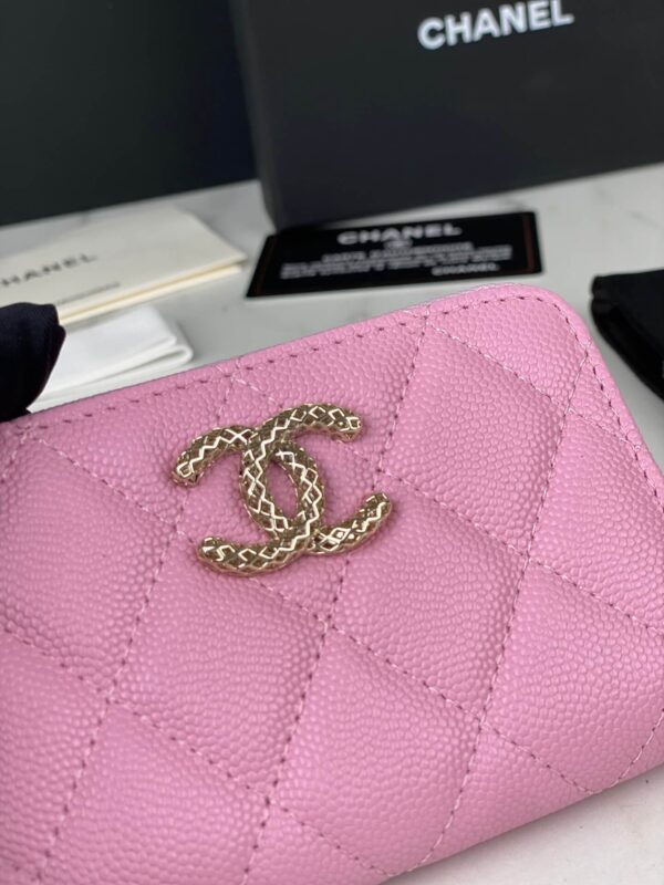 Chanel Zipped Coin Pink Purse - Image 9