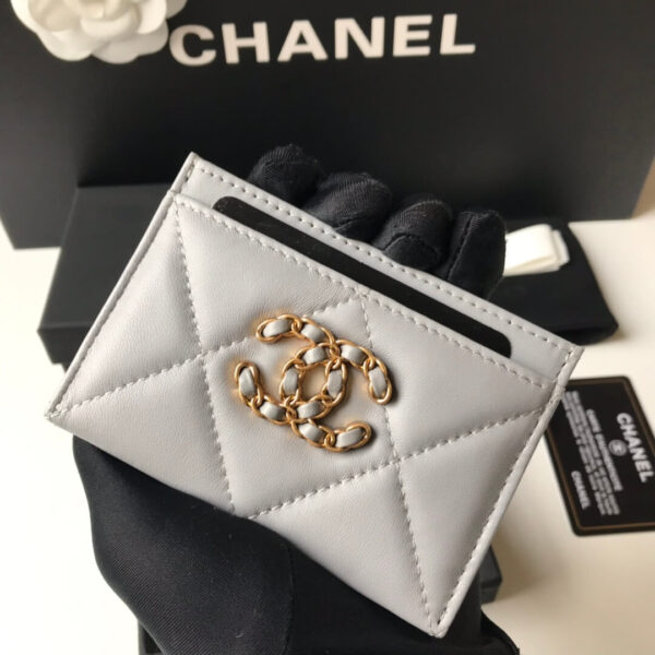 Chanel 19 Leather Card Holder - Image 9