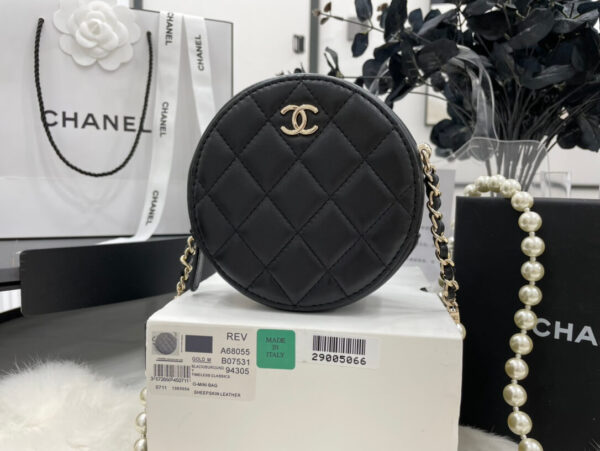Chanel Round Bag with Chain - Image 6