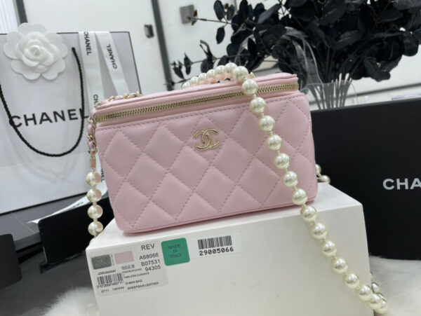 Chanel Small Vanity Case with Chain