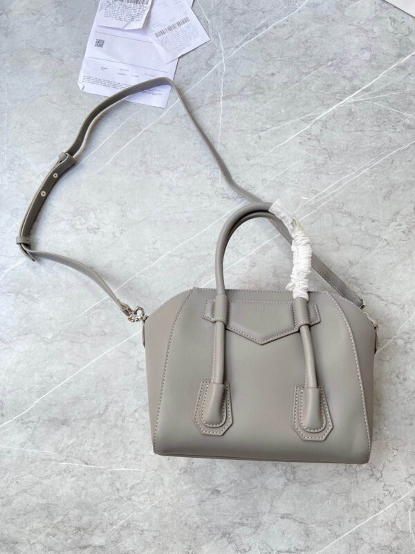 Givenchy Antigona Lock Bag - Image 2