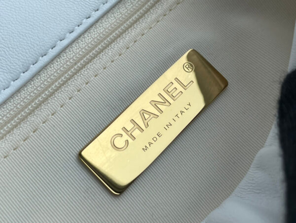 Chanel 19 Bag White - Image 7