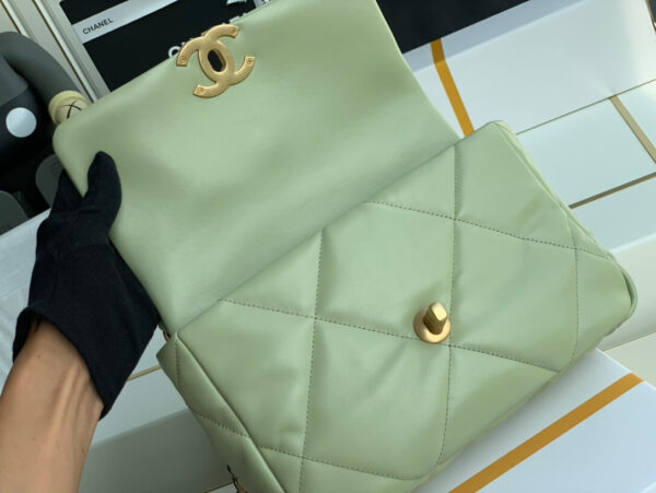 Chanel 19 Bag Green - Image 3