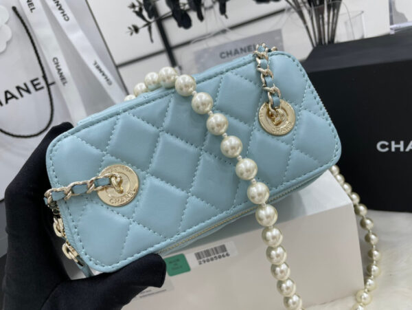 Chanel Small Vanity Case with Chain - Image 6