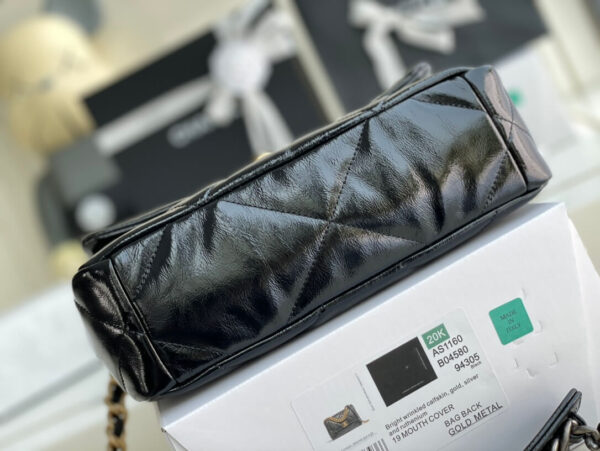 Chanel 19 Bag Black Patent Leather - Image 5