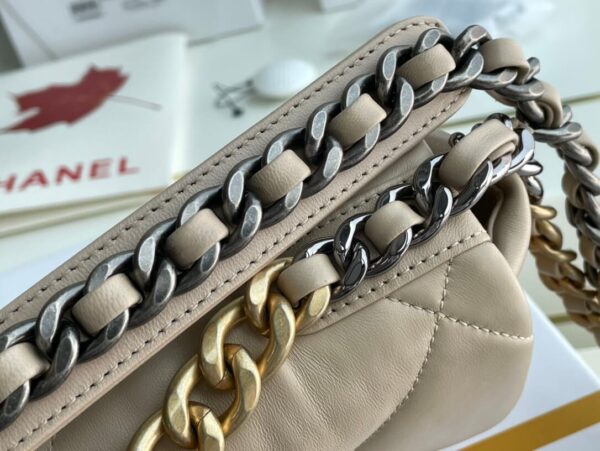 Chanel 19 Bag - Image 3