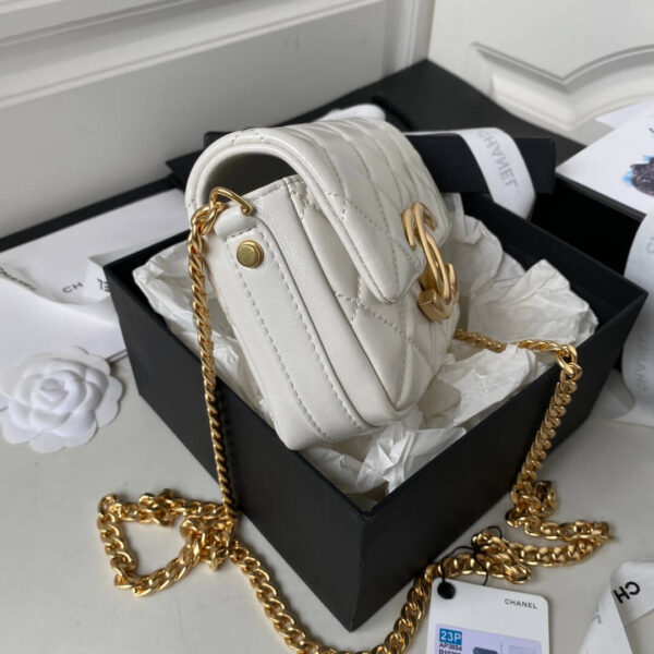 Chanel Leather Flap Bag White - Image 5