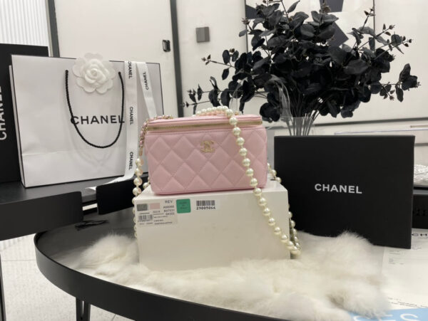 Chanel Small Vanity Case with Chain - Image 2