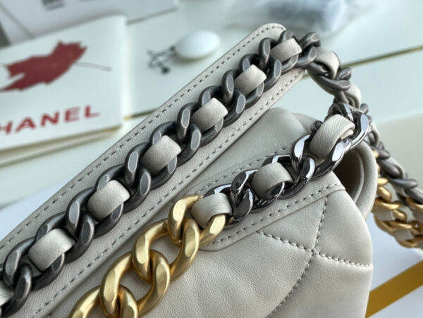 Chanel 19 Bag - Image 2