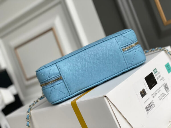 Chanel Caviar Chanel Top Handle Vanity Case - Image 4