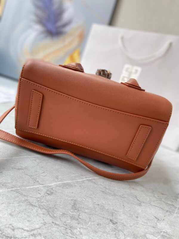Givenchy Antigona Lock Bag - Image 6