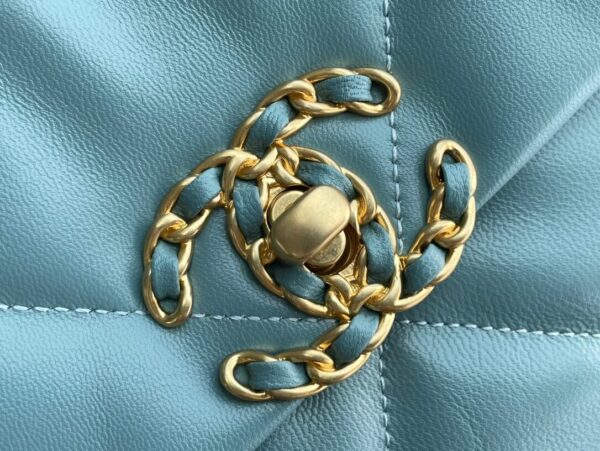 Chanel 19 Bag Tiffany Blue - Image 8