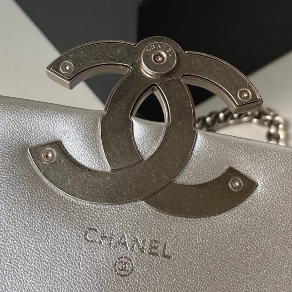 Chanel Leather Flap Bag Grey - Image 2