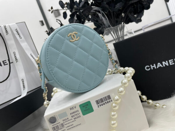 Chanel Round Bag with Chain - Image 4