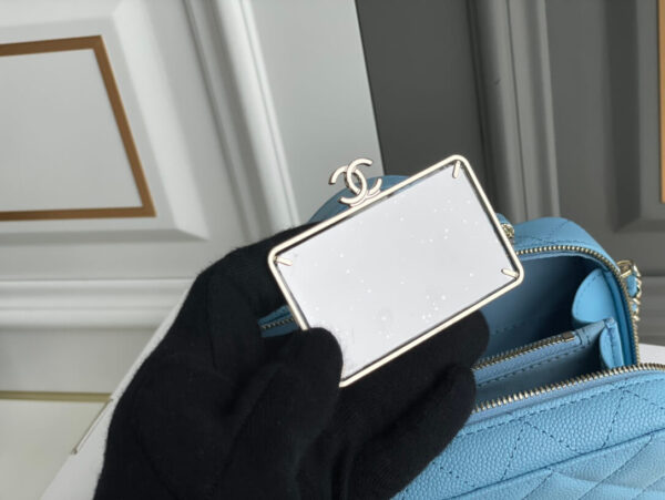 Chanel Caviar Chanel Top Handle Vanity Case - Image 2