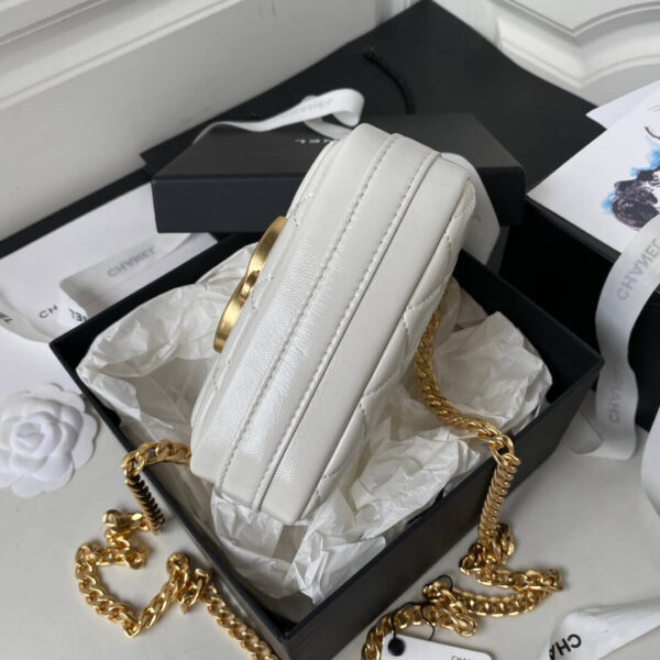 Chanel Leather Flap Bag White - Image 7
