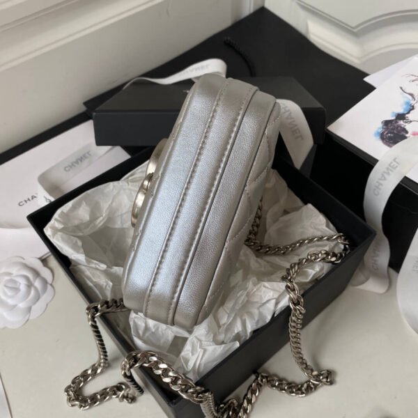Chanel Leather Flap Bag Grey - Image 3
