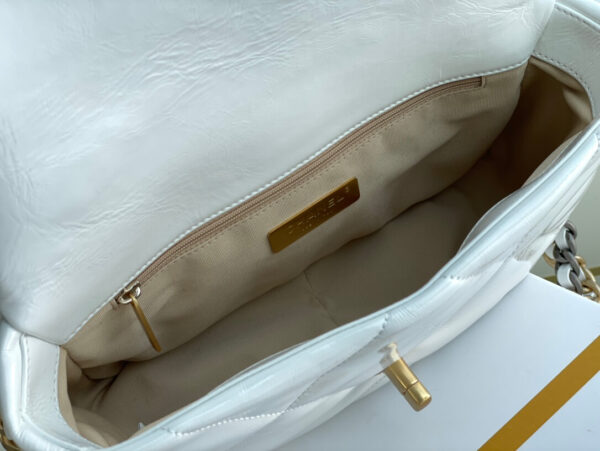 Chanel 19 Bag White Patent Leather - Image 3
